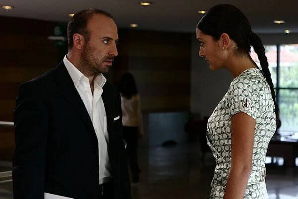 Tisíc a jedna noc - Z filmu - Halit Ergenç, Bergüzar Korel