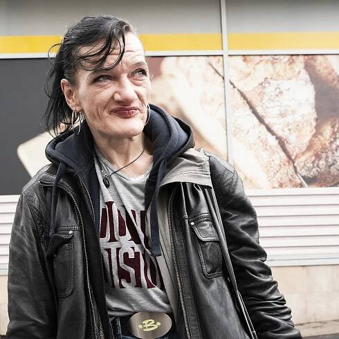 První část velkého rozhovoru s narkomankou Katkou: Chci svatbu v kostele! Možná pozvu i Třeštíkovou!
