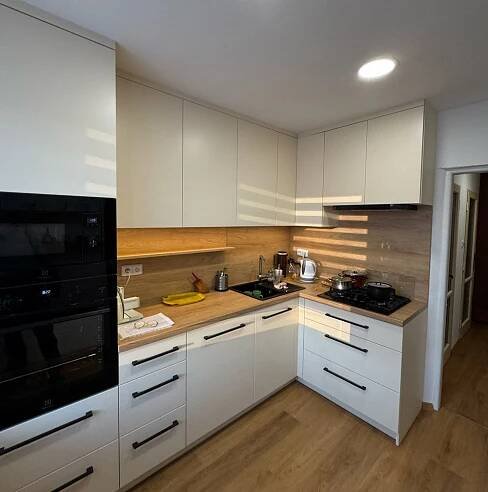 Kuchyňské studio Ostrava, rekonstrukce kuchyně na míru | FROSCH design