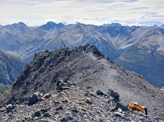 Avalanche Peak summer trip – Hiking Is Good