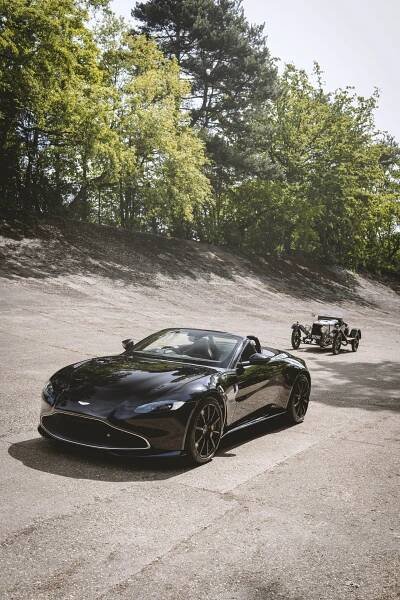 Speciální Vantage Roadster se inspiruje nejstarším dochovaným Aston Martinem