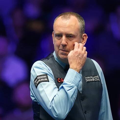 Mark Williams buzzing after defying wasp attack to advance in Masters