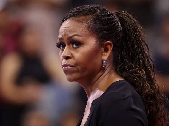 Michelle Obama tried to keep Malia and Sasha's drinking and smoking photos out of spotlight
