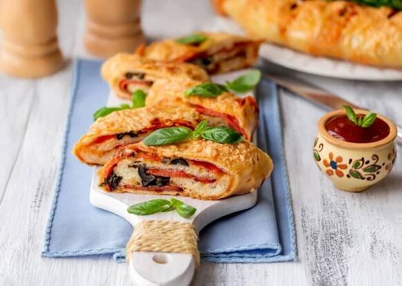 Flavor Showdown - Stromboli Vs Calzone!