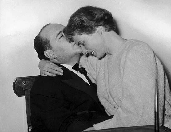 Roberto Rossellini and Ingrid Bergman on May 12, 1953 in Naples, Italy.