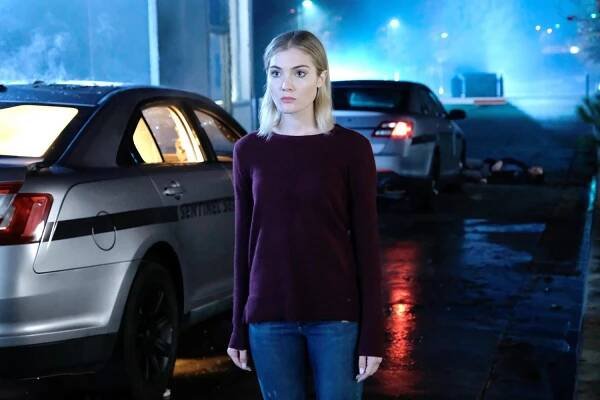 'The Gifted' star teases her character's midseason finale 'family dynamic'