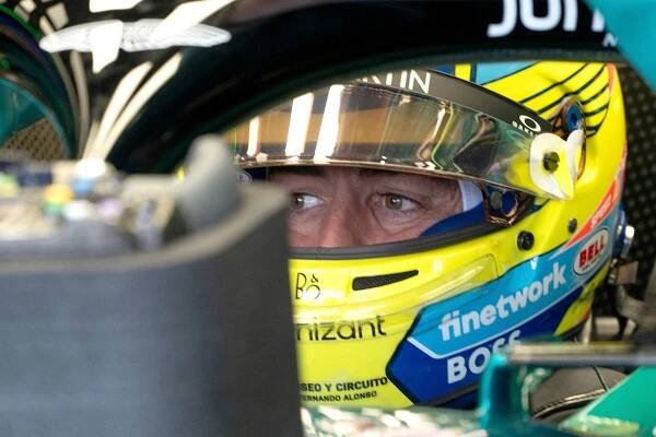 Fernando Alonso tops second practice during chaotic day in Montreal
