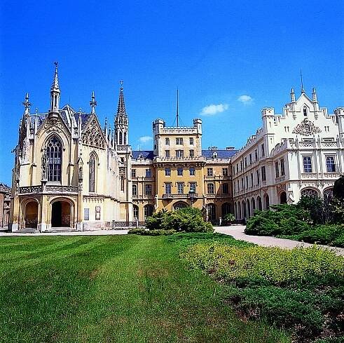 Soubor:Lednice castle.jpg