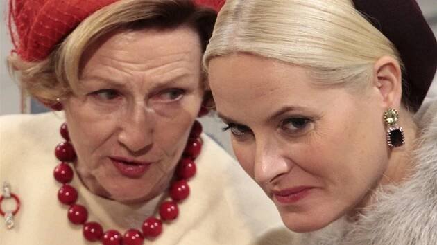 Norská královna Sonja a princezna Mette-Marit 