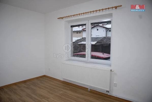 Pronájem Byt 2+kk, Tovární, Stará Paka, okres Jičín