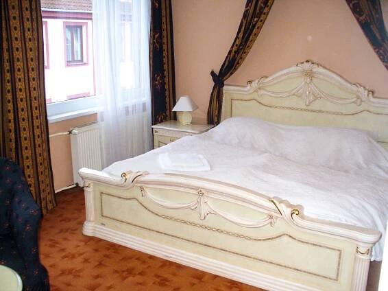 ref-interier-hotel-bilaruze-pisek-2