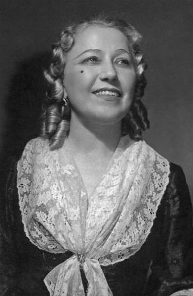 Skřivan a smršť - 18.05.1946, Olga Scheinpflugová (Renée) Foto: Josef Heinrich