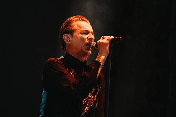 FOTOREPORT: Poprvé v Praze bez Andrew Fletchera. Depeche Mode přivezli do Česka svou největší show