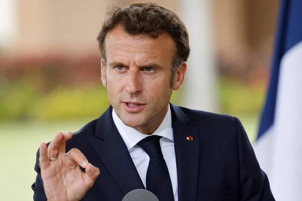 Réforme des retraites, 49.3, âge, cotisations... Les différentes options qui s'offrent à Macron