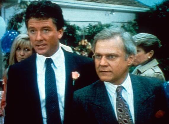 Zemřel představitel Cliffa Barnese ze seriálu Dallas. Ken Kercheval si zahrál téměř ve všech 357 epizodách