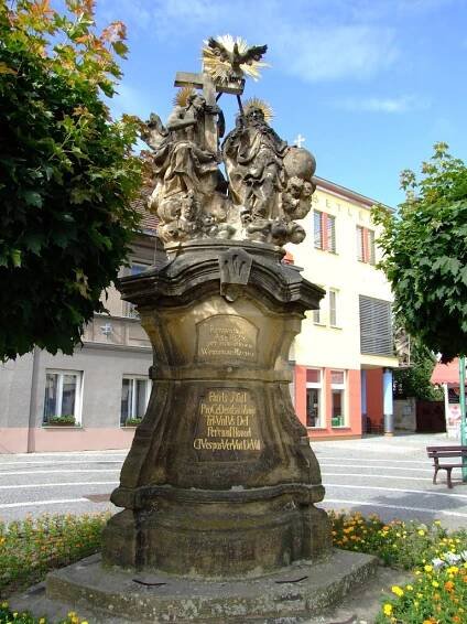 Třebechovice p. Orebem - náměstí, sousoší Nejsvětější Trojice