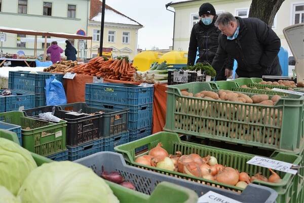 OBRAZEM: Farmáři v Lípě letos poprvé nabídli českou zeleninu
