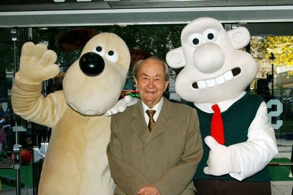 Uk Premiere of 'Wallace and Gromit the Curse of the Were Rabbit' at the Odeon Leicester Square Peter Sallis Who Plays the Voice of Wallace with Wallace and GromitUk Premiere of 'Wallace and Gromit' the Curse of the Were Rabbit' at the Odeon Leicester Square - 02 Oct 2005