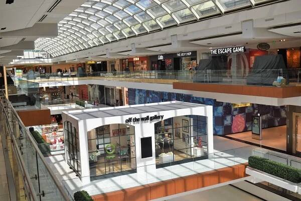 brick and mortar store design