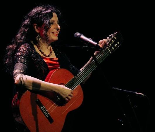PROGRAMY – ANNA RIVEIRO – Charyzmatyczna pieśniarka, trenerka wokalna, instrumentalistka, kompozytorka
