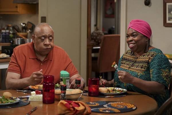Barry Shabaka Henley, Shola Adewusi - Bob miluje Abisholu - Nigerians Don't Do Useless Things - Z filmu
