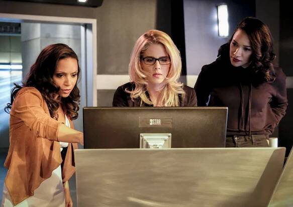Flash - Girls Night Out - Z filmu - Danielle Nicolet, Emily Bett Rickards, Candice Patton