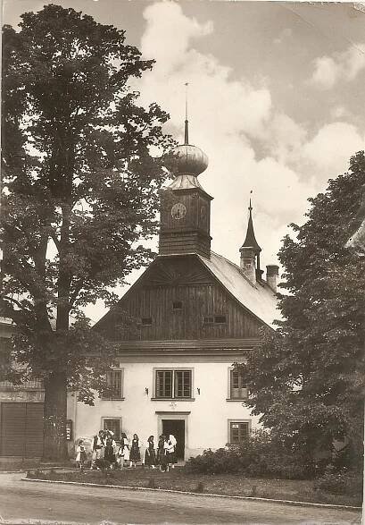 VALAŠSKÉ KLOBOUKY - radnice - Zlín - Pohlednice místopis