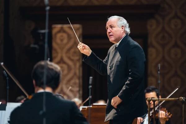 Česká filharmonie vyráží na turné a zahraje i v milánské La Scale – KlasikaPlus.cz