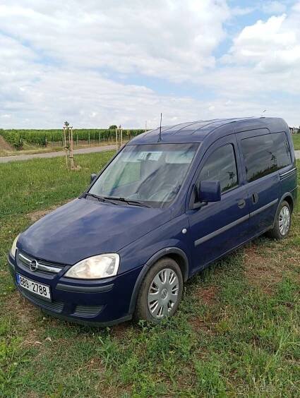 Opel combo 1.7cdti 74kw  Rok 06.nutno vydět a projet.