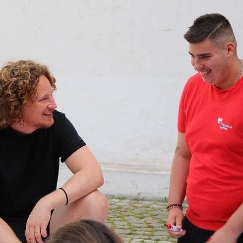 Michael Schulte trifft Kinder mit Behinderung