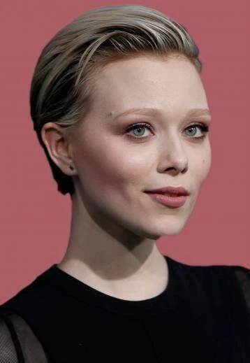 Ivanna Sakhno fotka