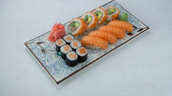 Running sushi Ginza | Wolt | Doručení | Jesenice-Průhonice