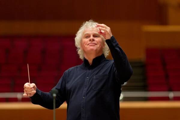 Sir Simon Rattle © BR\Astrid Ackermann