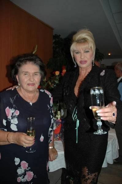 FOTO: Ivana Trump s maminkou Marií Zelníčkovou. – stránka 2