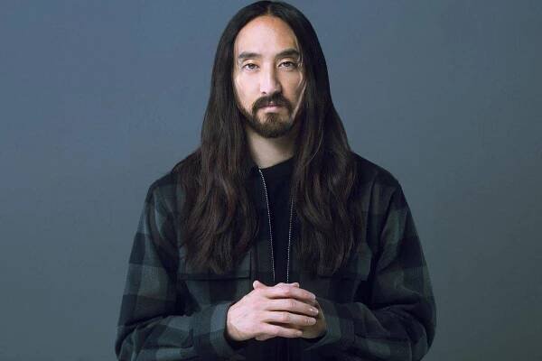 Steve Aoki, americký DJ, hudební producent a hlasový herec.