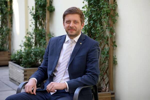 Chceme být příští vládní stranou, říká jediný kandidát na šéfa Starostů Vít Rakušan