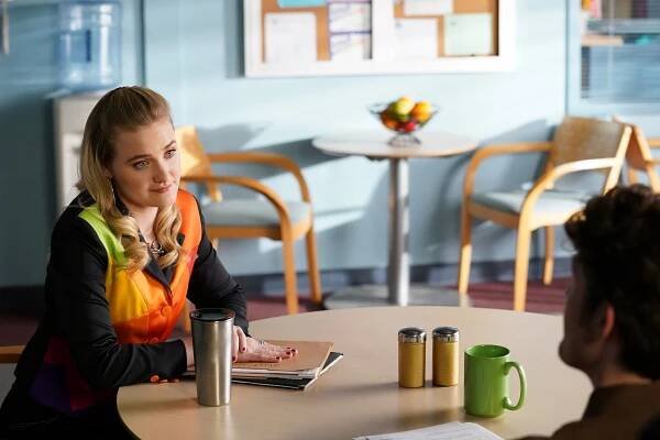 Schooled - Titanic Love - Z filmu - AJ Michalka