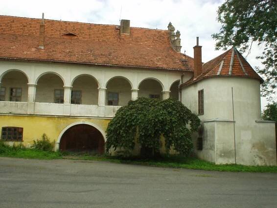 Zámek Mokrosuky - Kultura.cz