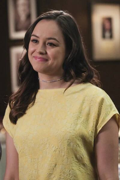 Goldbergovi - The Dating Game - Z filmu - Hayley Orrantia