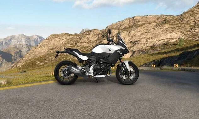 BMW F 900 XR - Light white