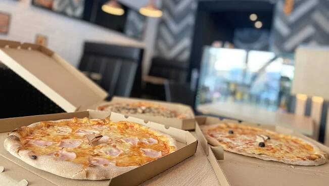 1–2 pizzy o průměru 33 cm či Calzone dle výběru
