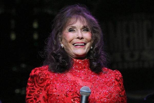 Loretta Lynn, the ‘original queen of country music’, has died