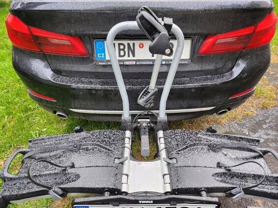 Nosič na kola za auto na tažné zařízení