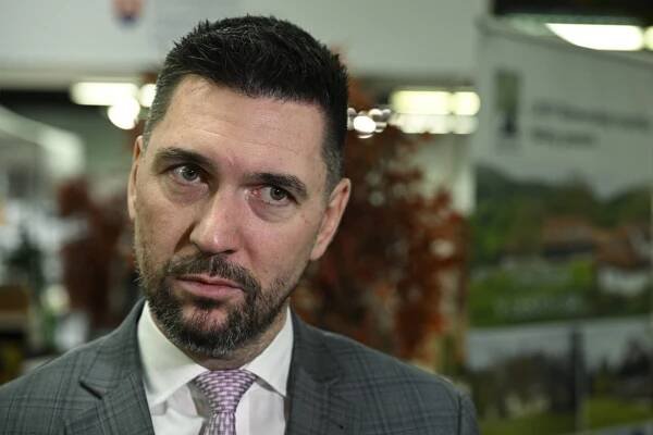 Chovateľov zasiahnutých slintačkou a krívačkou čakajú odškodnenia, prvé platby prebehnú podľa Takáča už tento