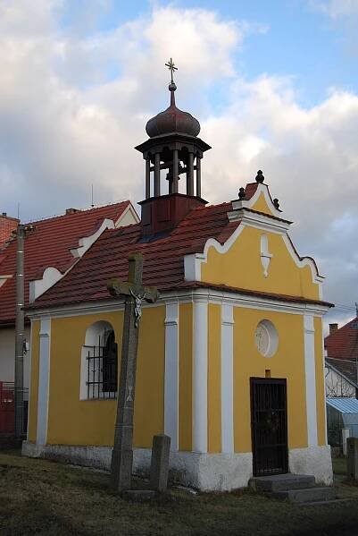 Soubor:Líšnice Sepekov. Návesní kaple v obci. (2).jpg – Wikipedie
