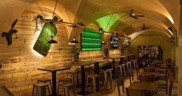 Bottles Bar & Bistro foto 4