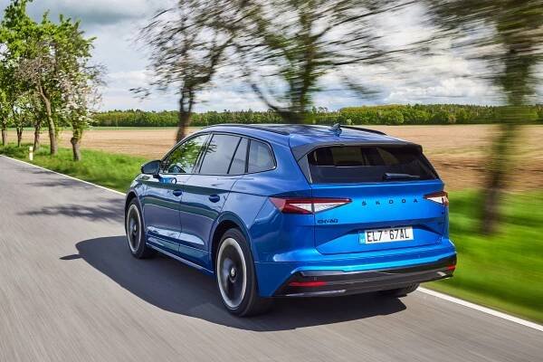 Dva elektromotory a pohon všech kol. Testovali jsme sportovně laděný Enyaq