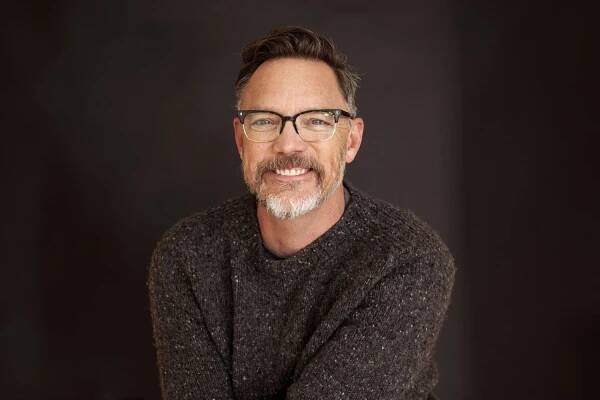 Matthew Lillard Talks About Punk Rock, Dungeons & Dragons, and the Very ’80s Taco Salad He Still Loves