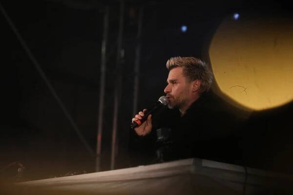 OBRAZEM: Vánoce v Brně zahájil Leoš Mareš. Zelný trh zaplnily tisíce lidí
