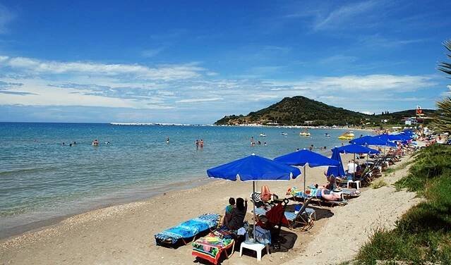 Aparthotel Alykanas Beach: fotografie vybavení exteriérů a interiérů ubytování.